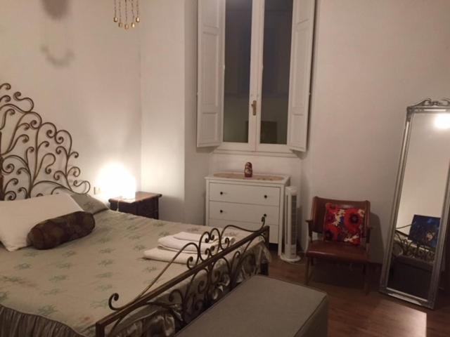 Double Large Room In Santo Spirito Oltrarno Florencia Exterior foto